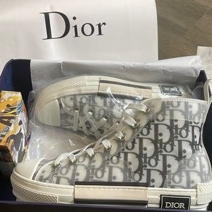 Dior B23